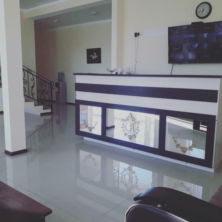 Sariya Hotel Kheivani 外观 照片